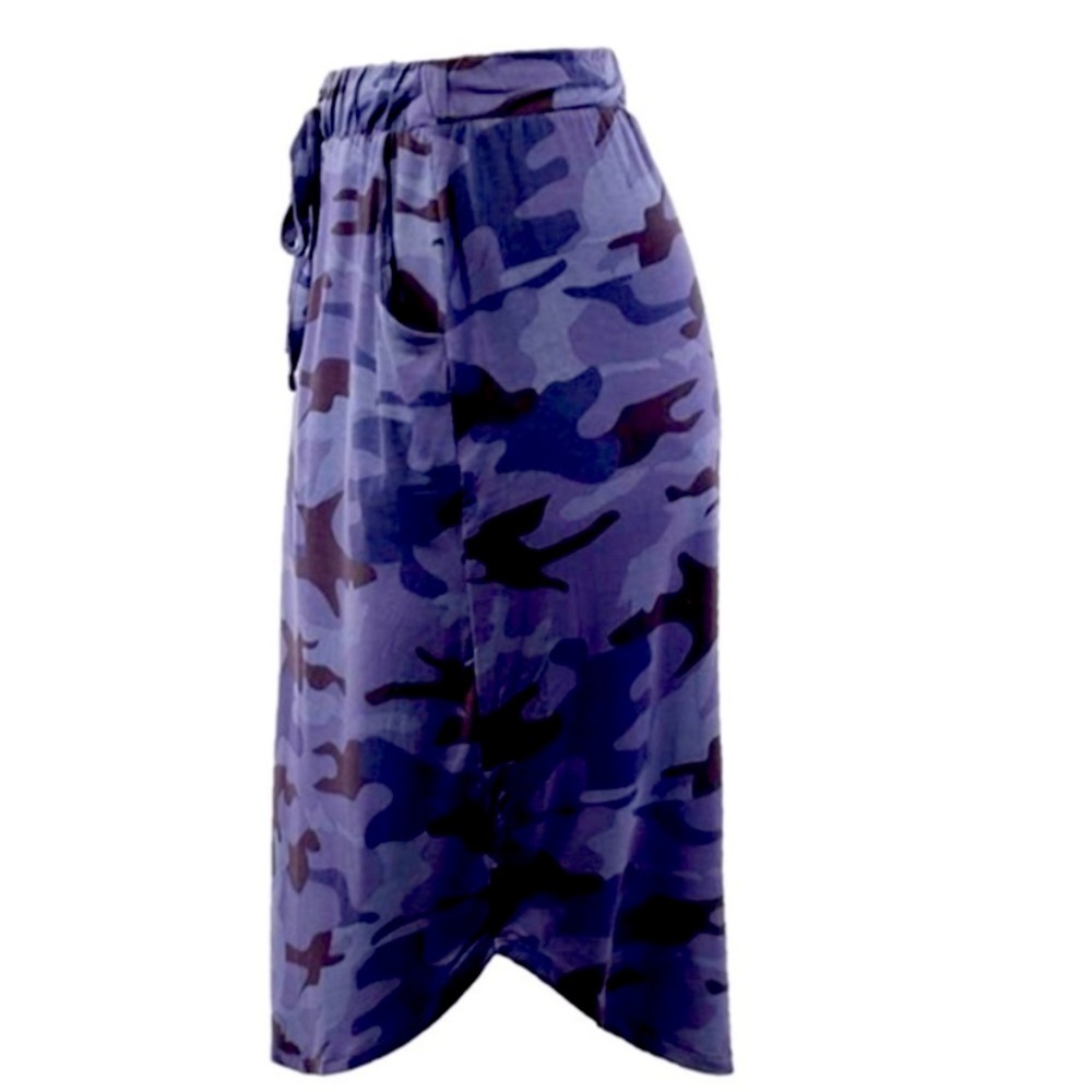 Navy camo skirt